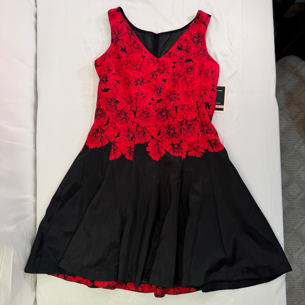Julian Taylor New York Red Black Floral V-Neck Fit Flare Dress 12 NWT 54084M